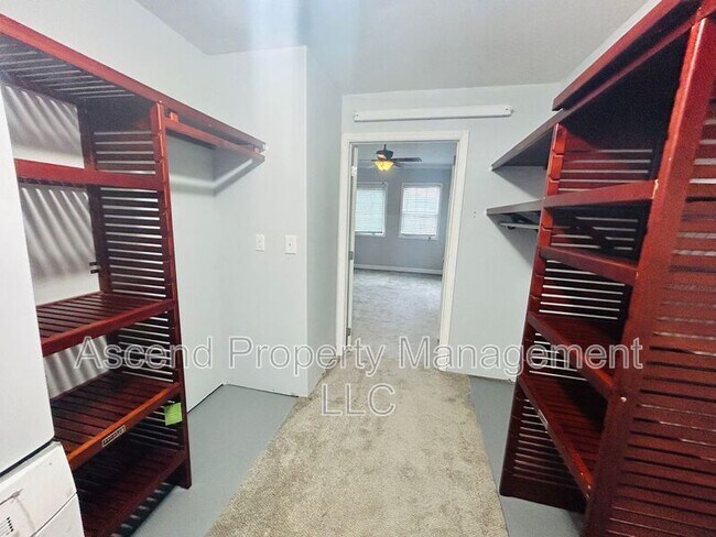 Building Photo - 16 Pioneer Ln