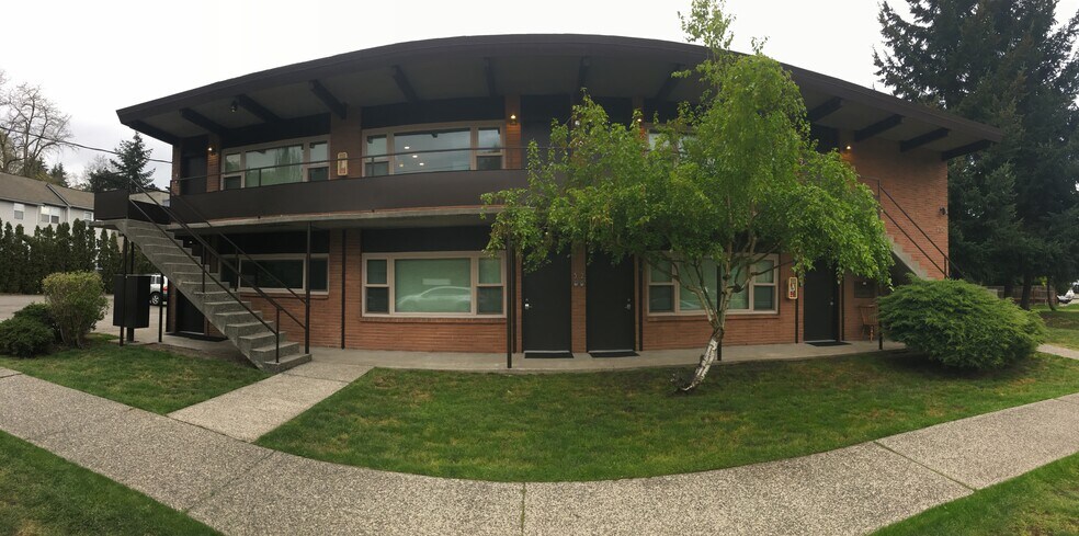 Building Photo - 2318 NE 51st St