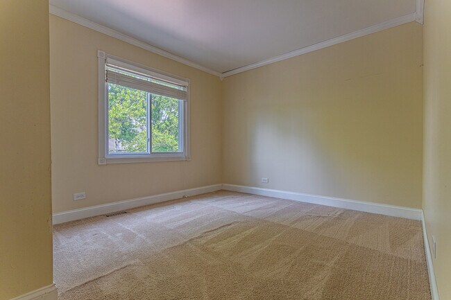 Building Photo - 1490 Paisley Ct