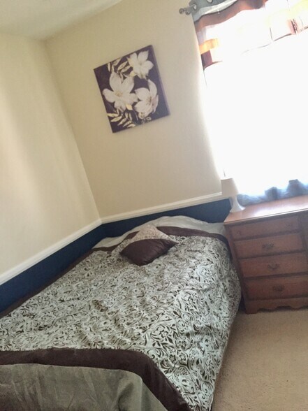 Guest Bedroom 2 - 14066 Glendale Ct