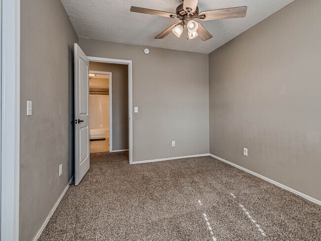 Building Photo - Beautiful 3 bedroom home in the heart of Coweta!