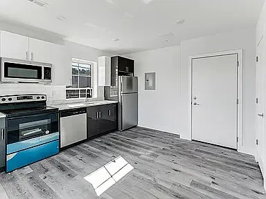 Building Photo - 4701 Chestnut St