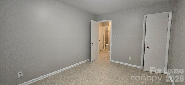 Building Photo - 1801 Darbrook Dr
