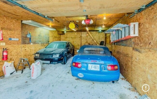 Building Photo - 205 W Fulton St