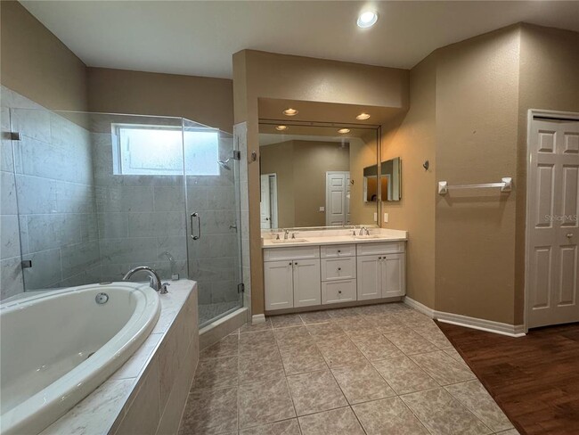 Building Photo - 10207 Quails Landing Ave