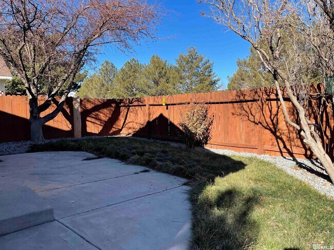 Building Photo - 4948 Bayridge Ln