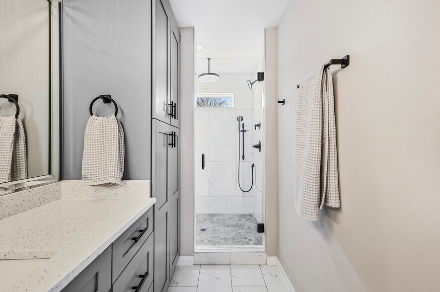 Primary Bath - 86 Maury St