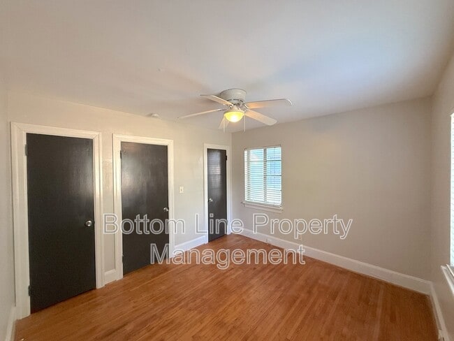 Building Photo - 1720 Garden Terrace