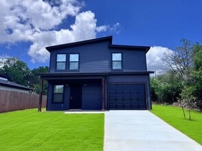 Building Photo - 3607 Sioux Trail