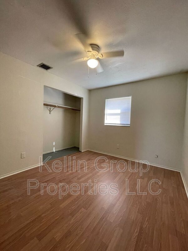 Building Photo - 160 N Nekoma Ave