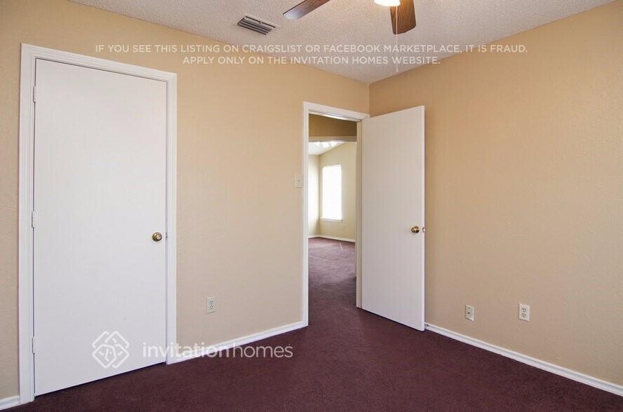 Building Photo - 8465 Willow Creek Dr