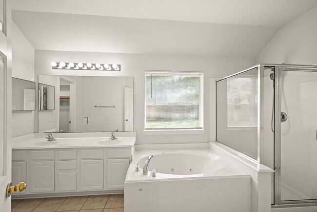 Building Photo - 18403 Lost Maples Ct