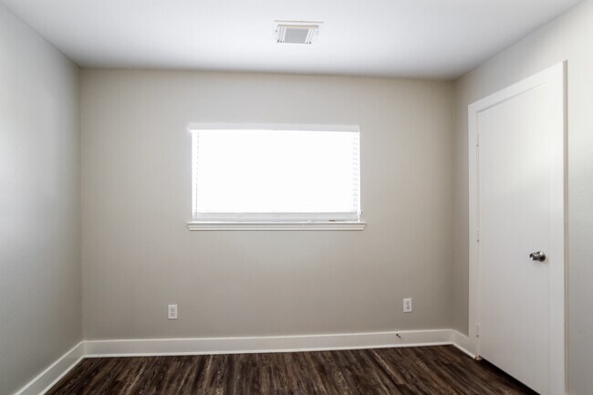 Building Photo - 19214 Spruce Bough Ln