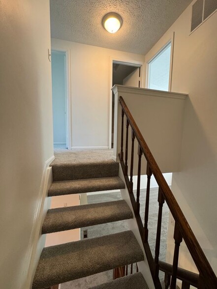 Building Photo - 9730 Red Clover Ct