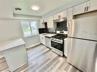 Building Photo - 2868 Noble Rd