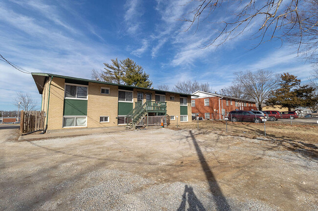 Building Photo - 2812 Leeway Dr