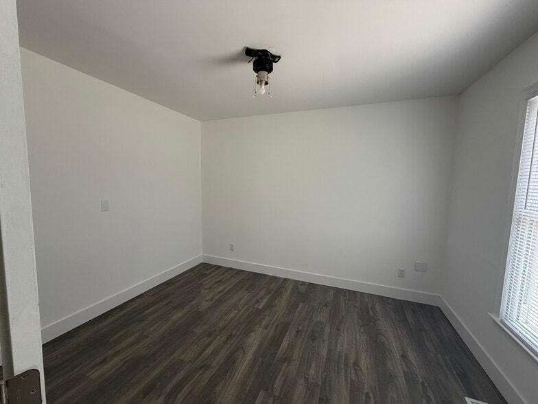 Building Photo - 5701 Wildberry Dr