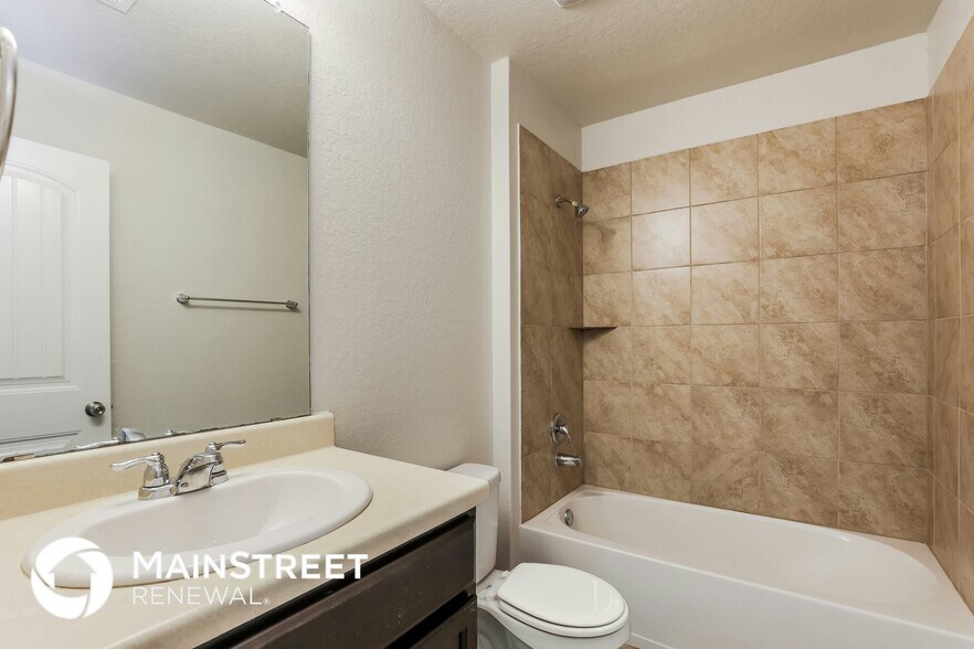 Building Photo - 11131 Creek Eagle