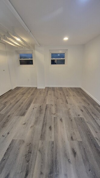 Building Photo - 5631 N Kimball Ave