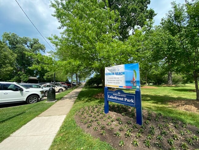 Building Photo - 138 Green Bay Rd