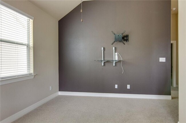 Building Photo - 15400 Interlachen Dr