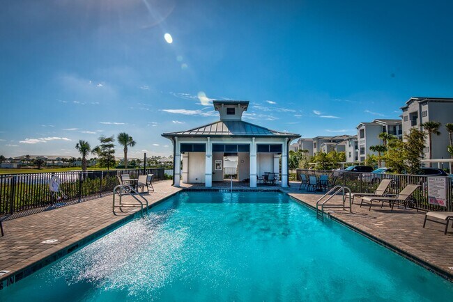 Building Photo - GOLF MEMBERSHIP - FANTASTIC VEWS- 3RD FLOO...