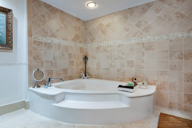 Building Photo - 4000 Towerside Terrace