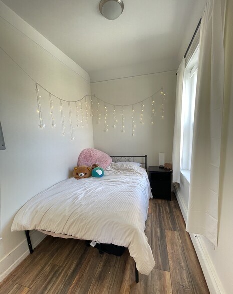 Building Photo - 439 Marlborough St