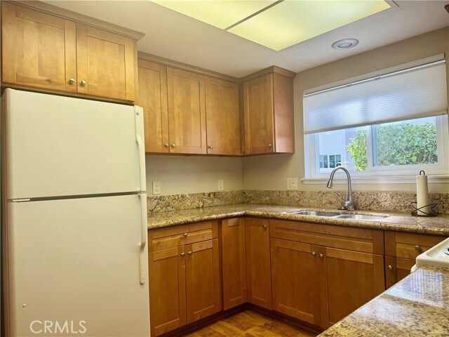 Building Photo - 281 Avenida Carmel