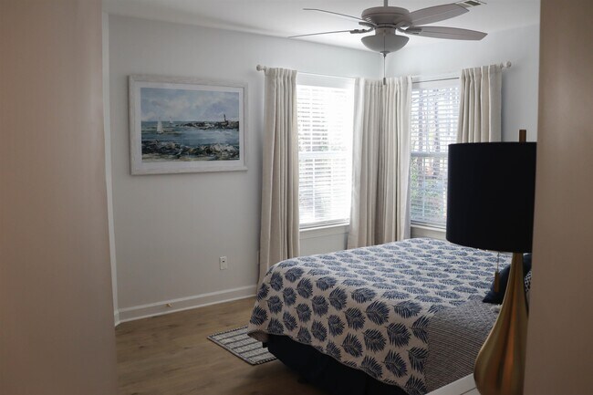 Building Photo - 4384 Daphne Ln