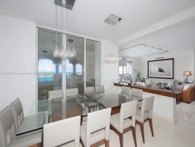 Building Photo - 7141 Fisher Island Dr