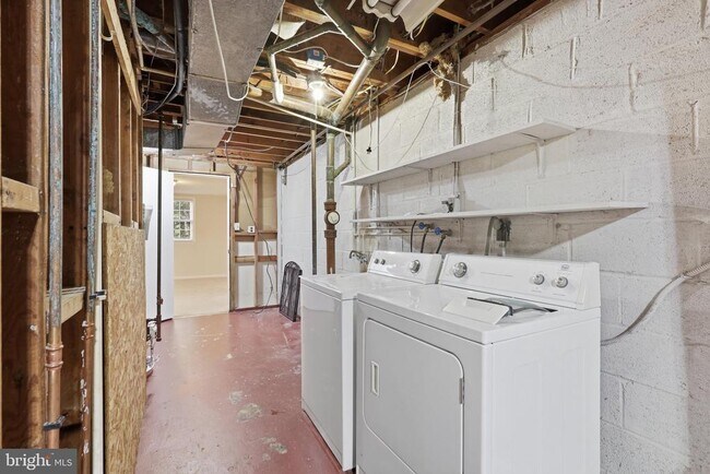 Building Photo - 8621 Buckboard Dr