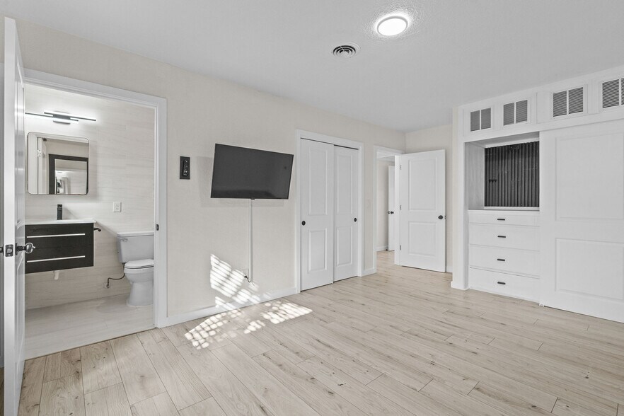 Building Photo - 1401 Drew St