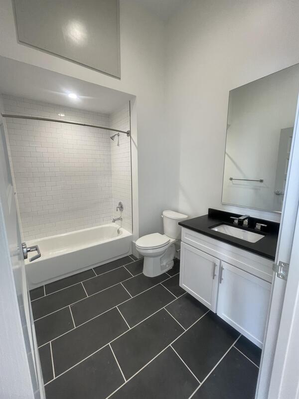 Building Photo - 315 W 38th St