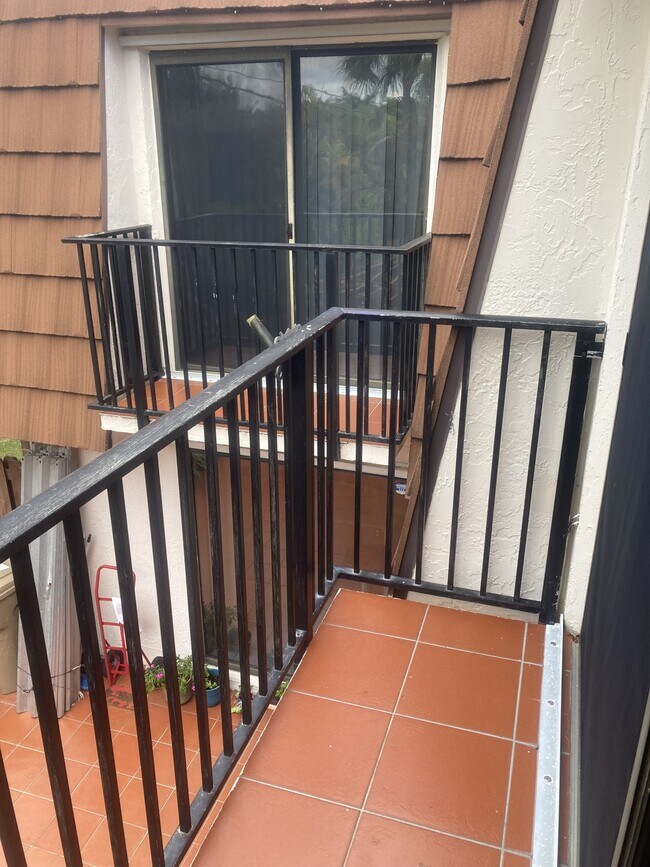 Building Photo - 775 SW 120th Way