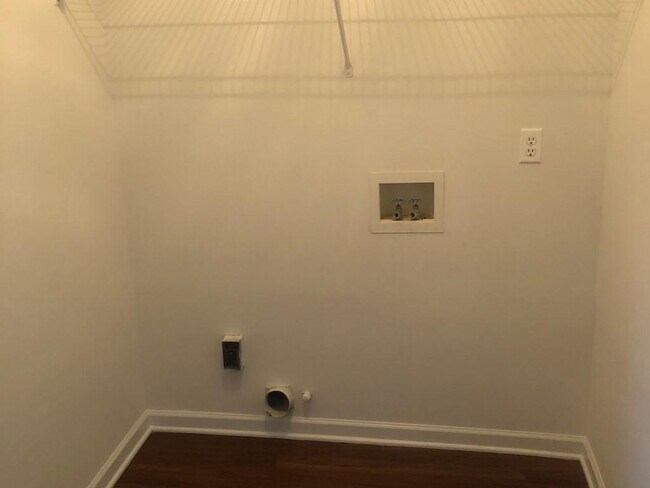 Building Photo - 2107 Creekview Trail