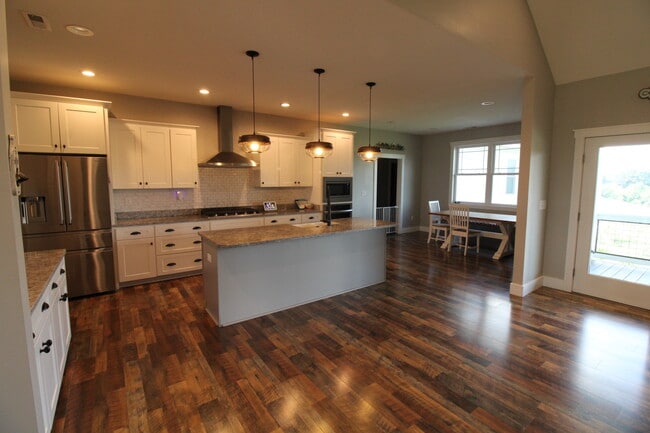 Building Photo - 1355 Bear Creek Rd