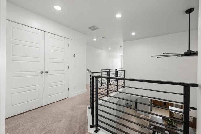 Building Photo - 317 W 410 N St