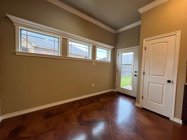 Building Photo - 3 Bedroom Single Family Home
