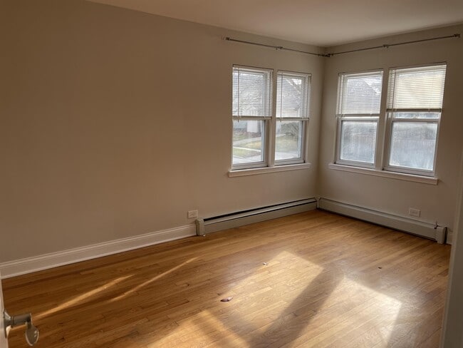 Building Photo - 301 Bluff Ave