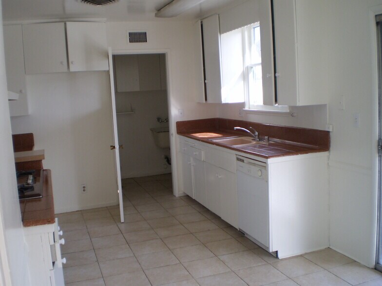 Building Photo - 7646 De Soto Ave