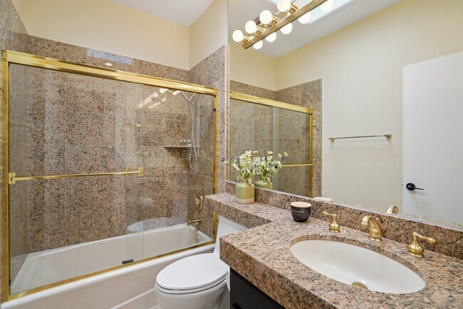 Building Photo - 29 Lakeshore Dr