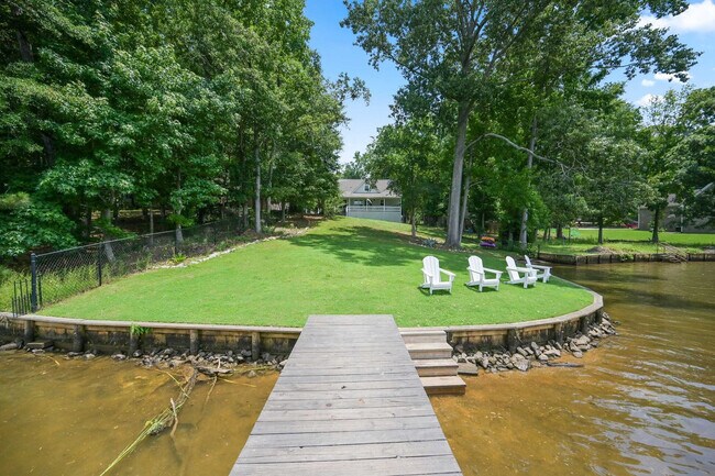 Building Photo - 138B Little River Run N