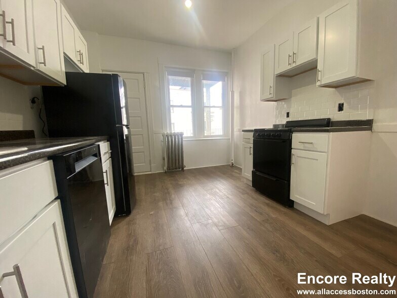 Building Photo - 1375 Commonwealth Ave