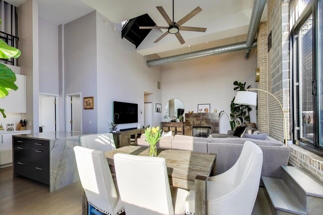 Building Photo - 1521 W Haddon Ave