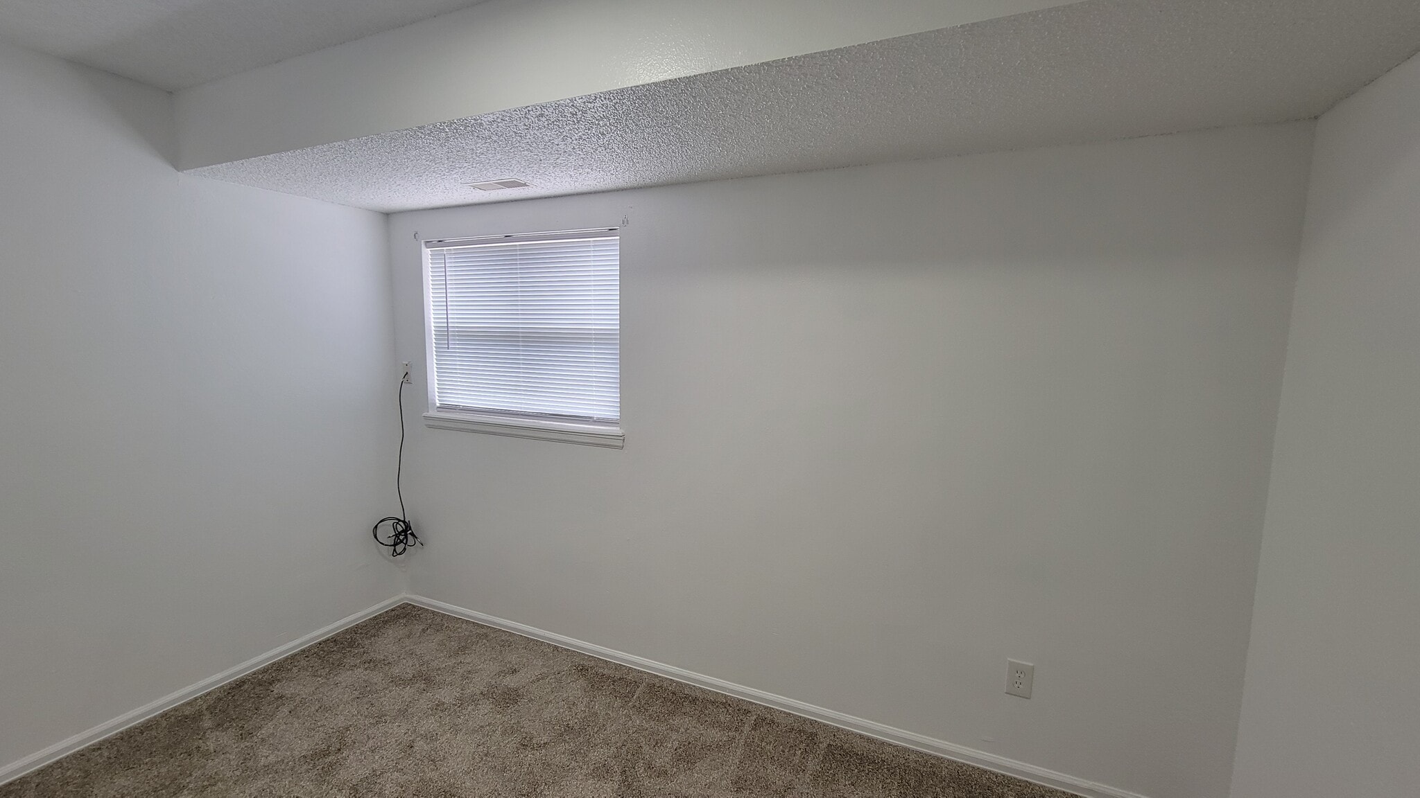 Back bedroom - 6640 Provincial Dr