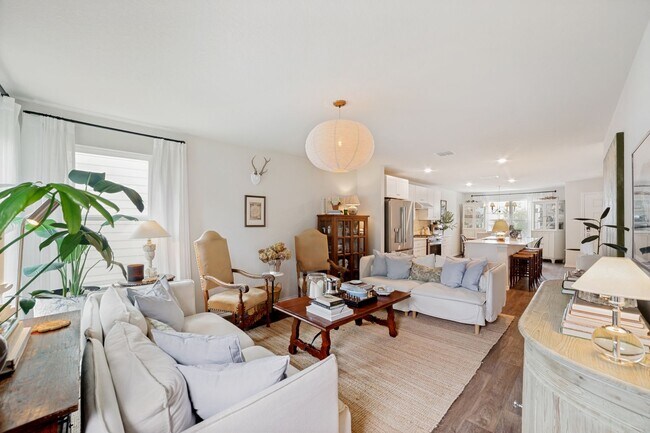 Building Photo - Beautiful 5-Bedroom Home in Riverstone at Westpointe