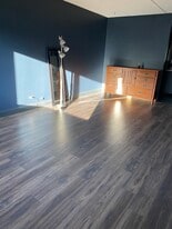 Building Photo - 917 Vose Dr