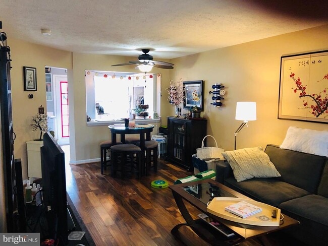 Building Photo - 11052 Sentry Ridge Rd