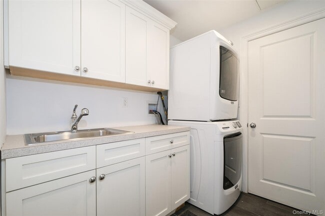 Building Photo - 23 Cedar Pl